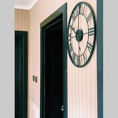 Feriehus Cute Little House With A White Picket Fence *