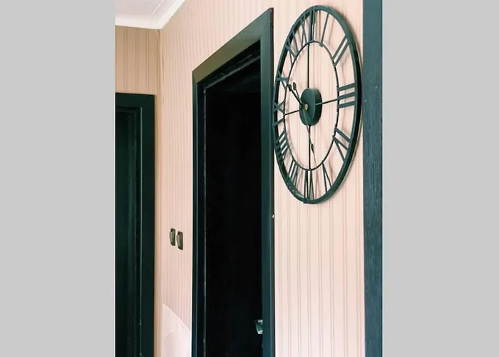 Feriehus Cute Little House With A White Picket Fence *