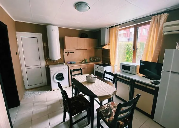 Cute Little House With A White Picket Fence Feriehus