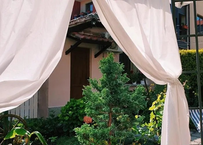 Cute Little House With A White Picket Fence Feriehus Burgas City